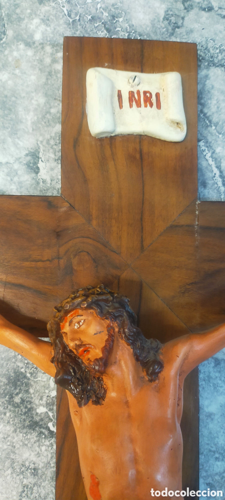 Antig&uuml;edades: Crucifijo madera y estuco pintado - Foto 6