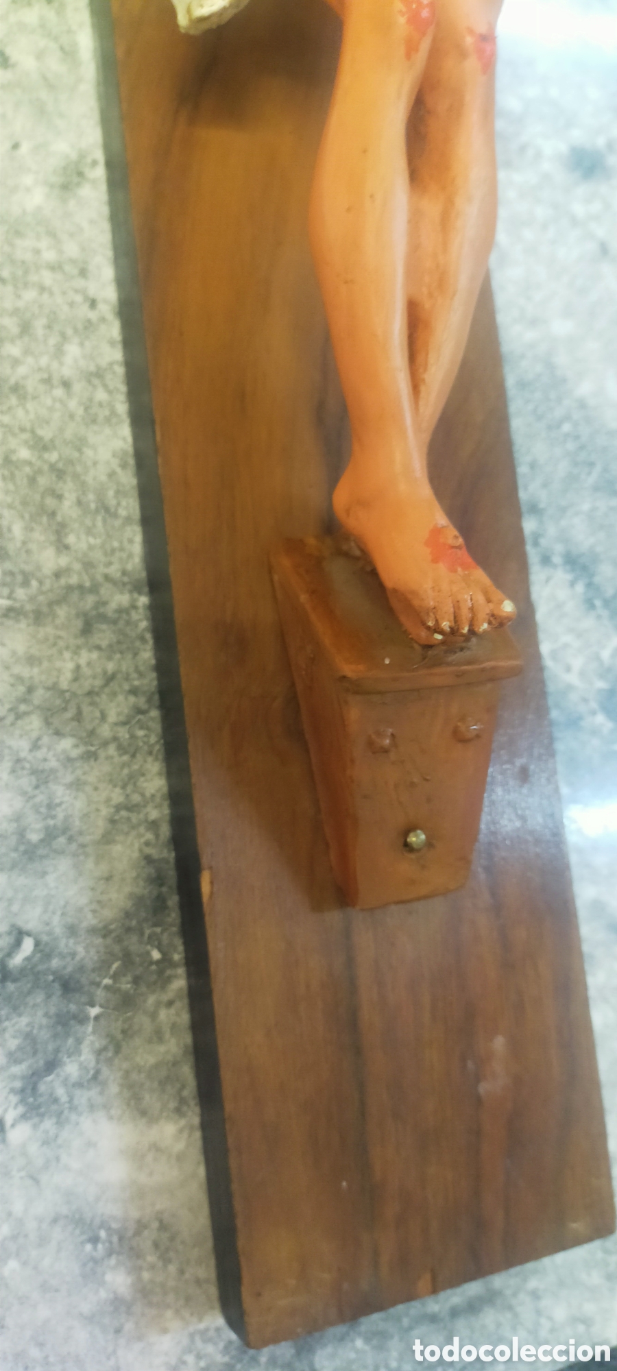 Antig&uuml;edades: Crucifijo madera y estuco pintado - Foto 16