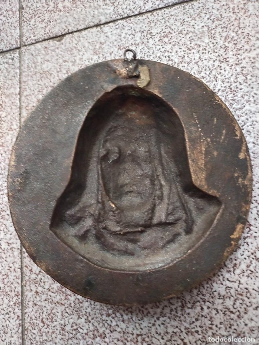 Antig&uuml;edades: BRONCE DE LA VIRGEN EN RELIEVE MEDALL&Oacute;N DE 13CMS DE DIAMETRO - Foto 3
