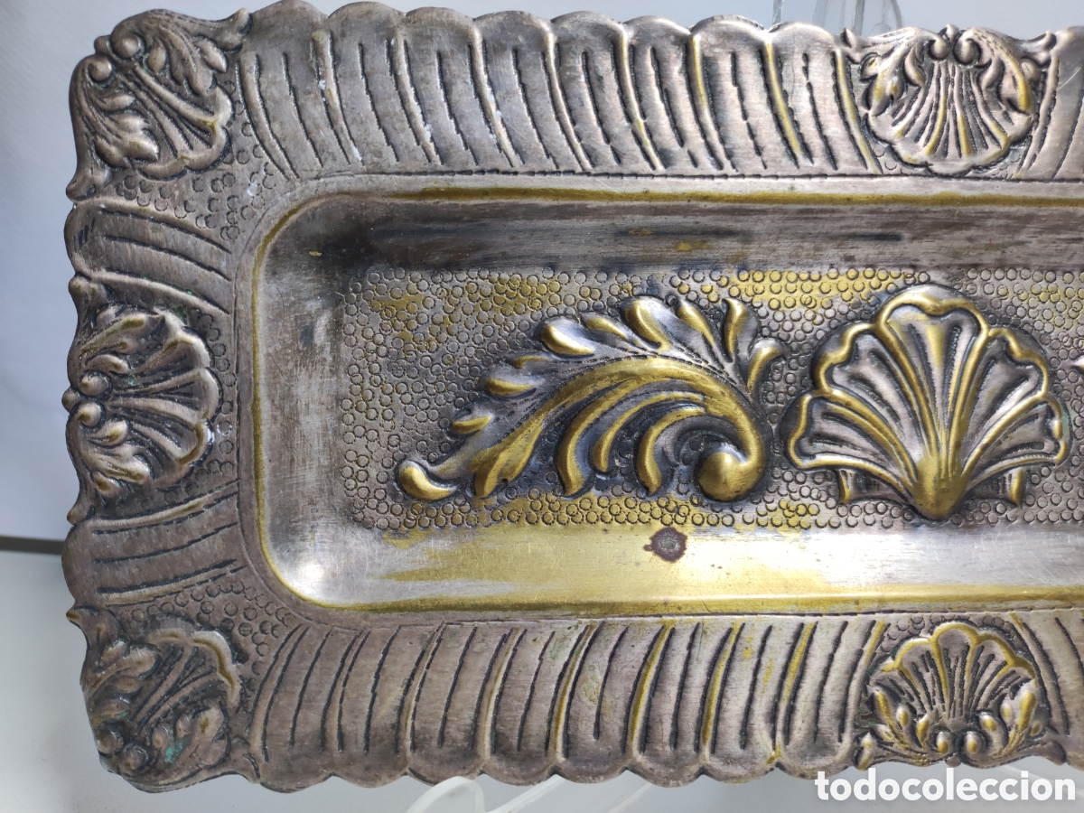 Antig&uuml;edades: Bandeja de lat&oacute;n plateada - Foto 2