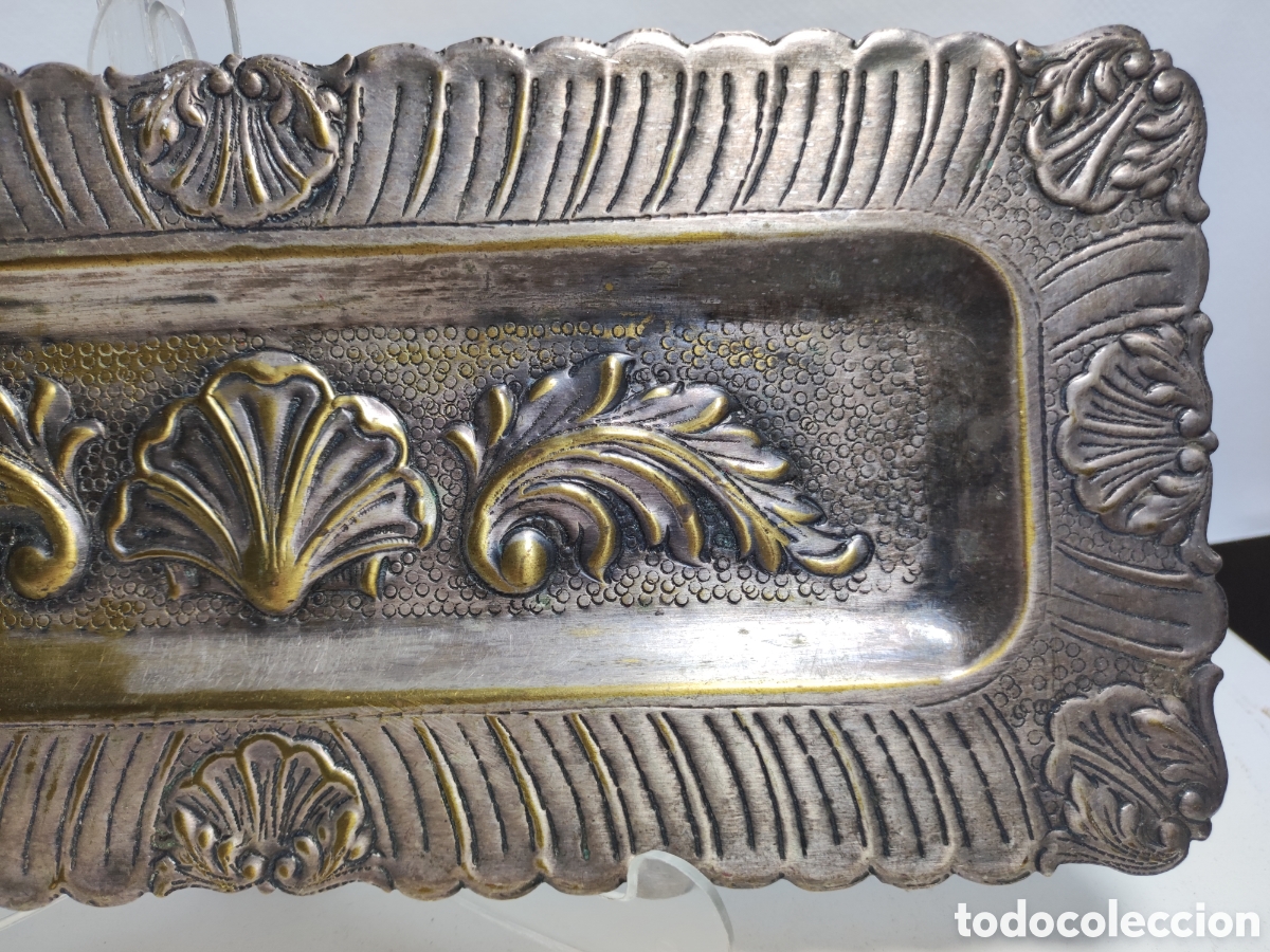 Antig&uuml;edades: Bandeja de lat&oacute;n plateada - Foto 3