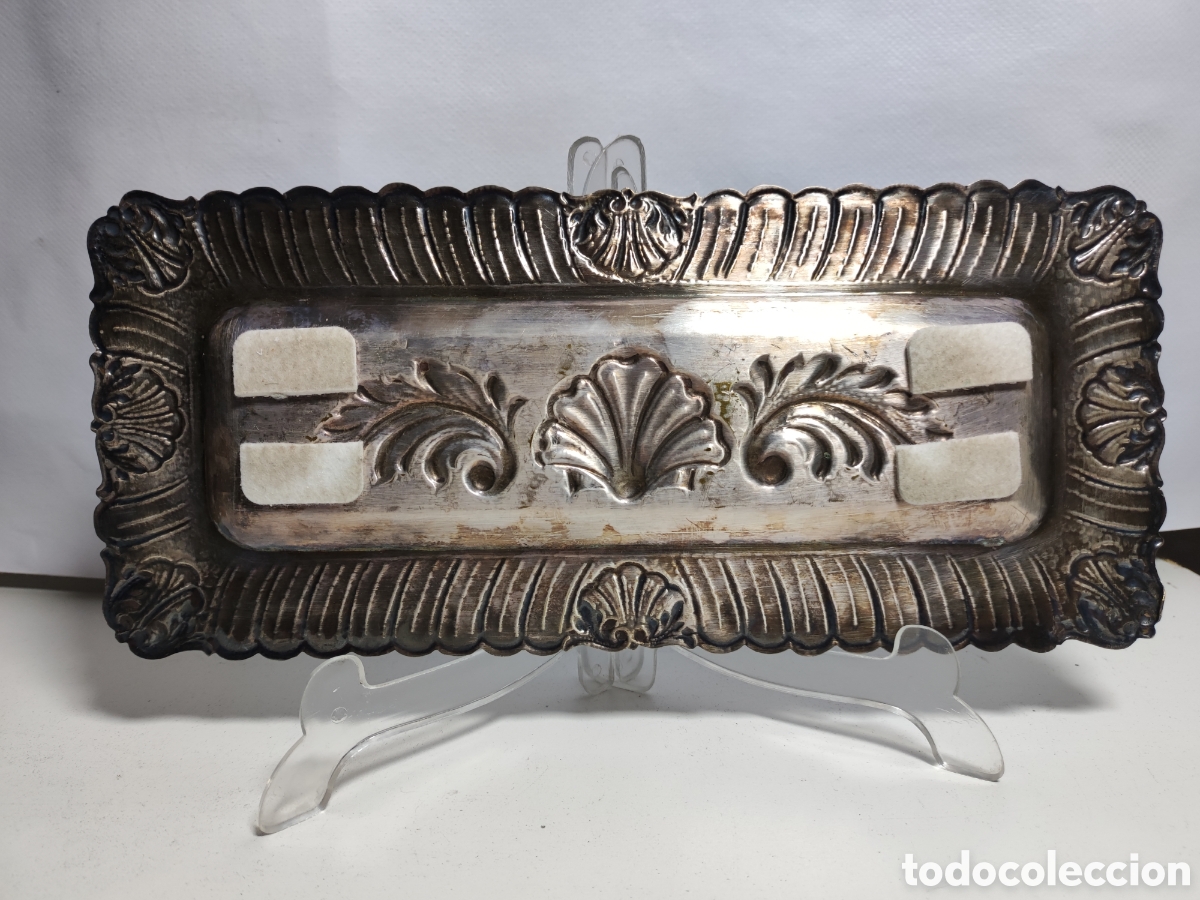 Antig&uuml;edades: Bandeja de lat&oacute;n plateada - Foto 4
