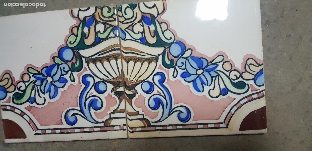 Antig&uuml;edades: DOS AZULEJOS DECORATIVOS - Foto 1