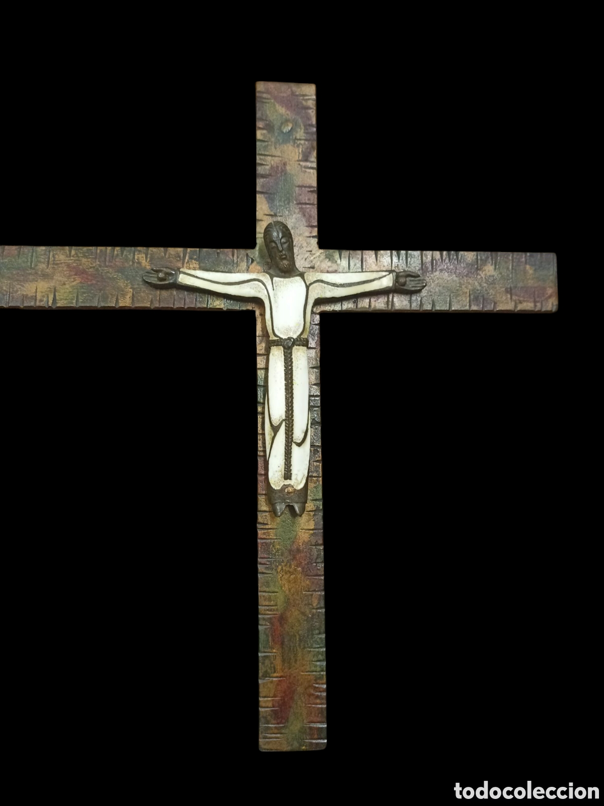Antig&uuml;edades: Crucifijo con esmalte blanco en el cristo - Foto 1