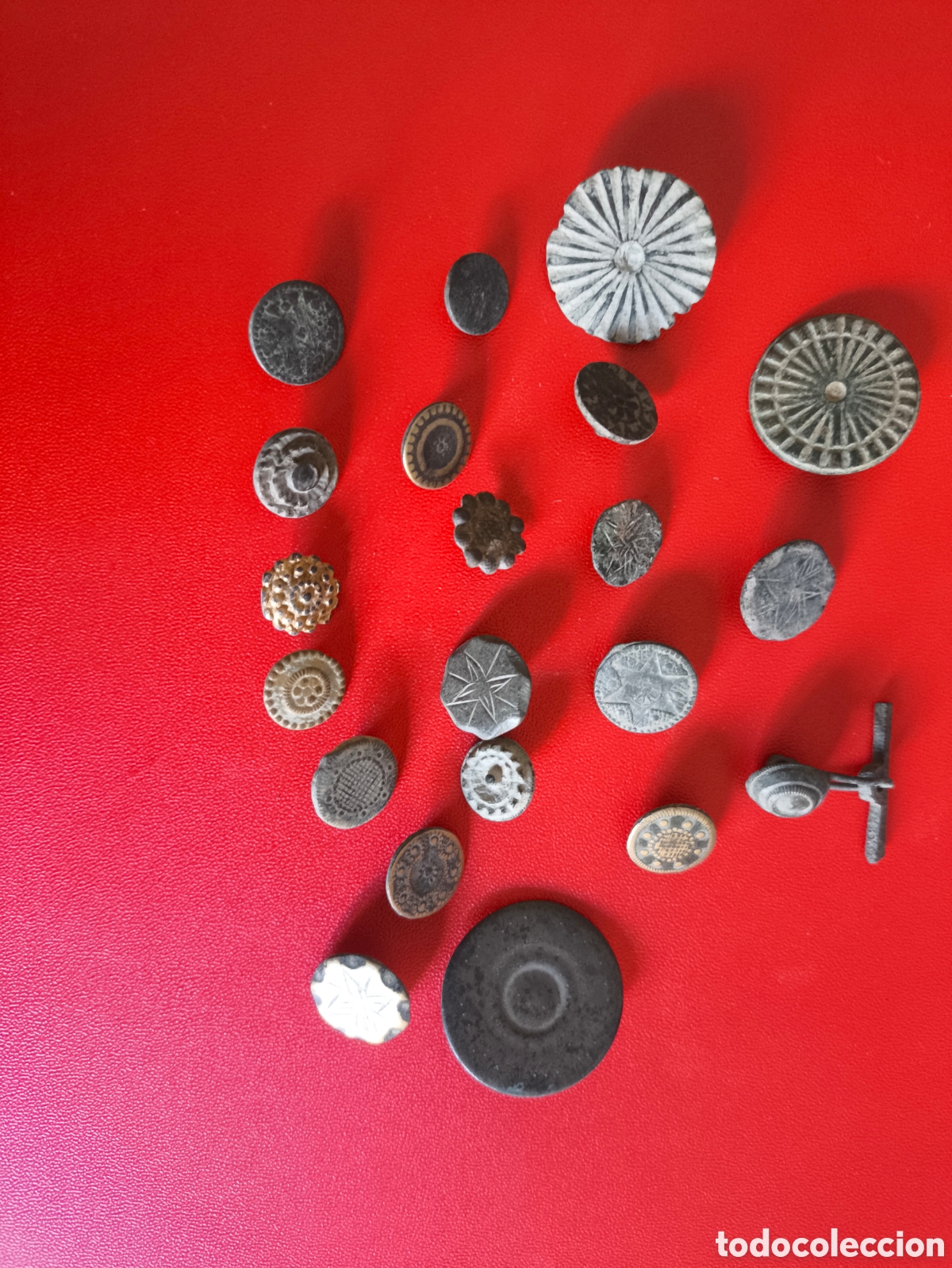 Antig&uuml;edades: Lote botones antiguos - Foto 1