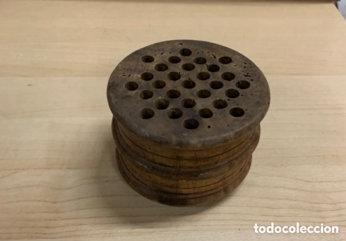 Antig&uuml;edades: Antiguo utensilio de madera - Foto 1
