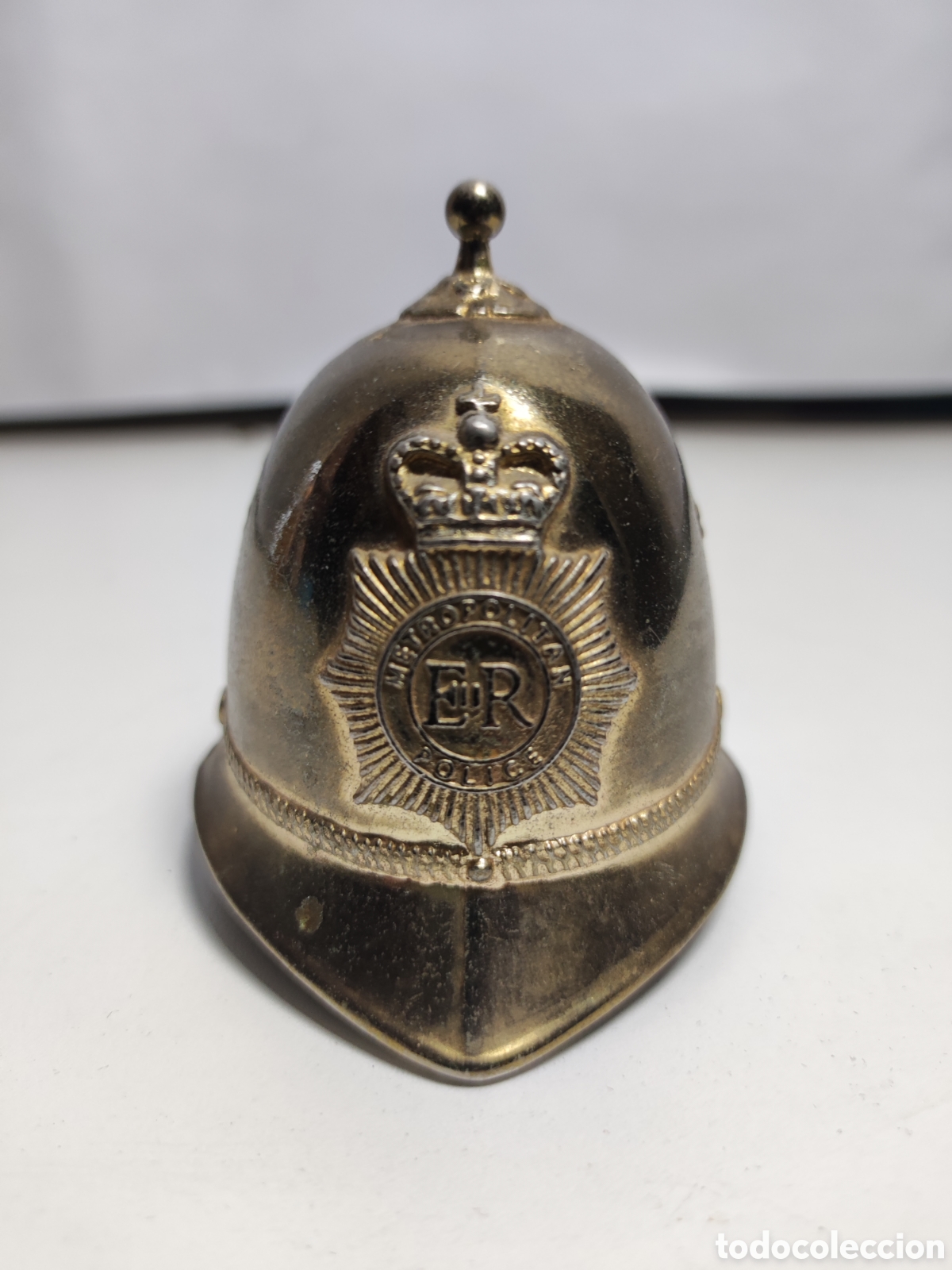 Antig&uuml;edades: Campanilla forma de casco - Foto 1