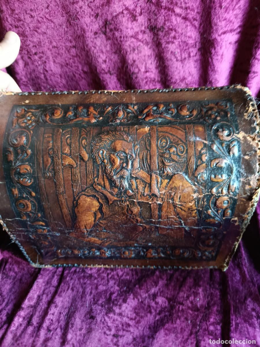 Antiquit&eacute;s: Mueble cartero de escritorio,cuero repujado. A&ntilde;os 30