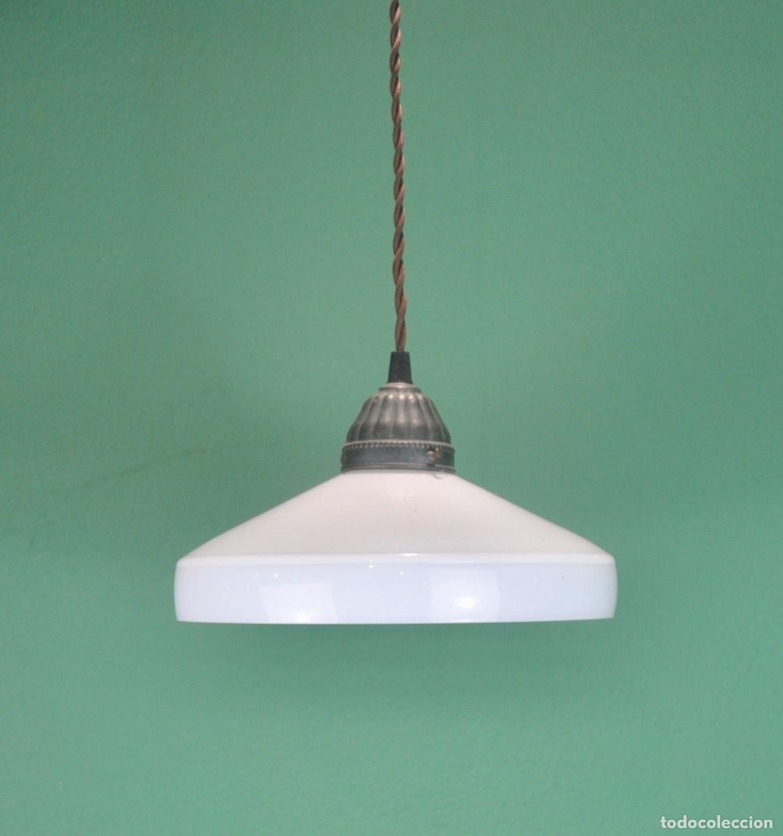 Antig&uuml;edades: L&aacute;mpara opalina blanca art deco - Foto 6