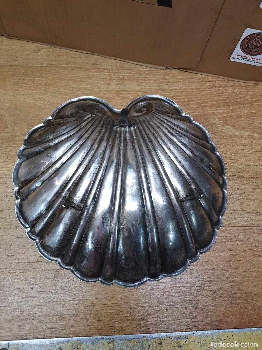 Antig&uuml;edades: BANDEJA CONCHA DE METAL - Foto 4