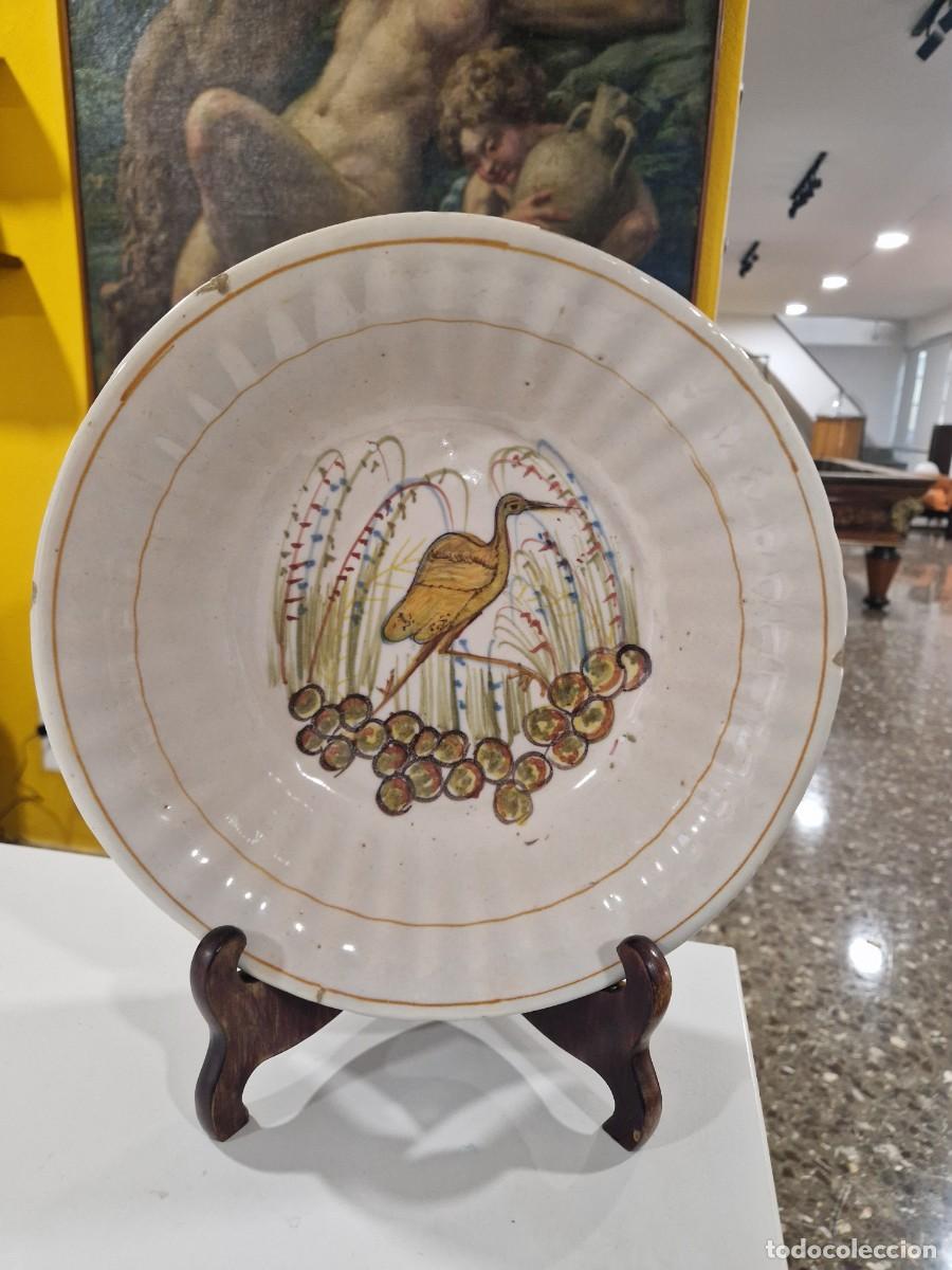 Antig&uuml;edades: Plato Manises hondo 27,50 cm - Foto 1