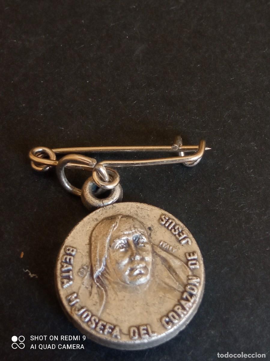 Antig&uuml;edades: Medalla beata Josefa reliquia - Foto 2