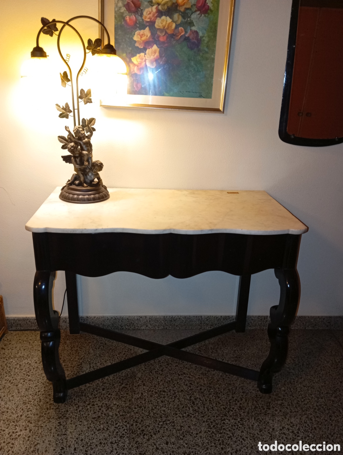 Antig&uuml;edades: Mesa recibidor de madera maciza y m&aacute;rmol - Foto 1