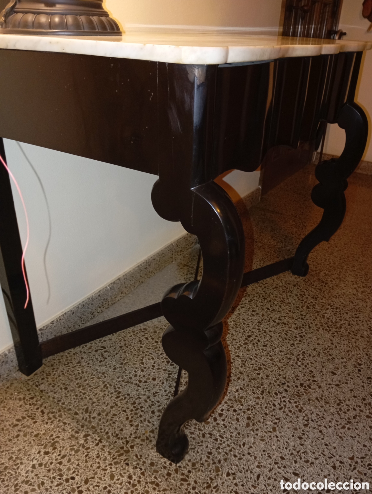 Antig&uuml;edades: Mesa recibidor de madera maciza y m&aacute;rmol - Foto 4