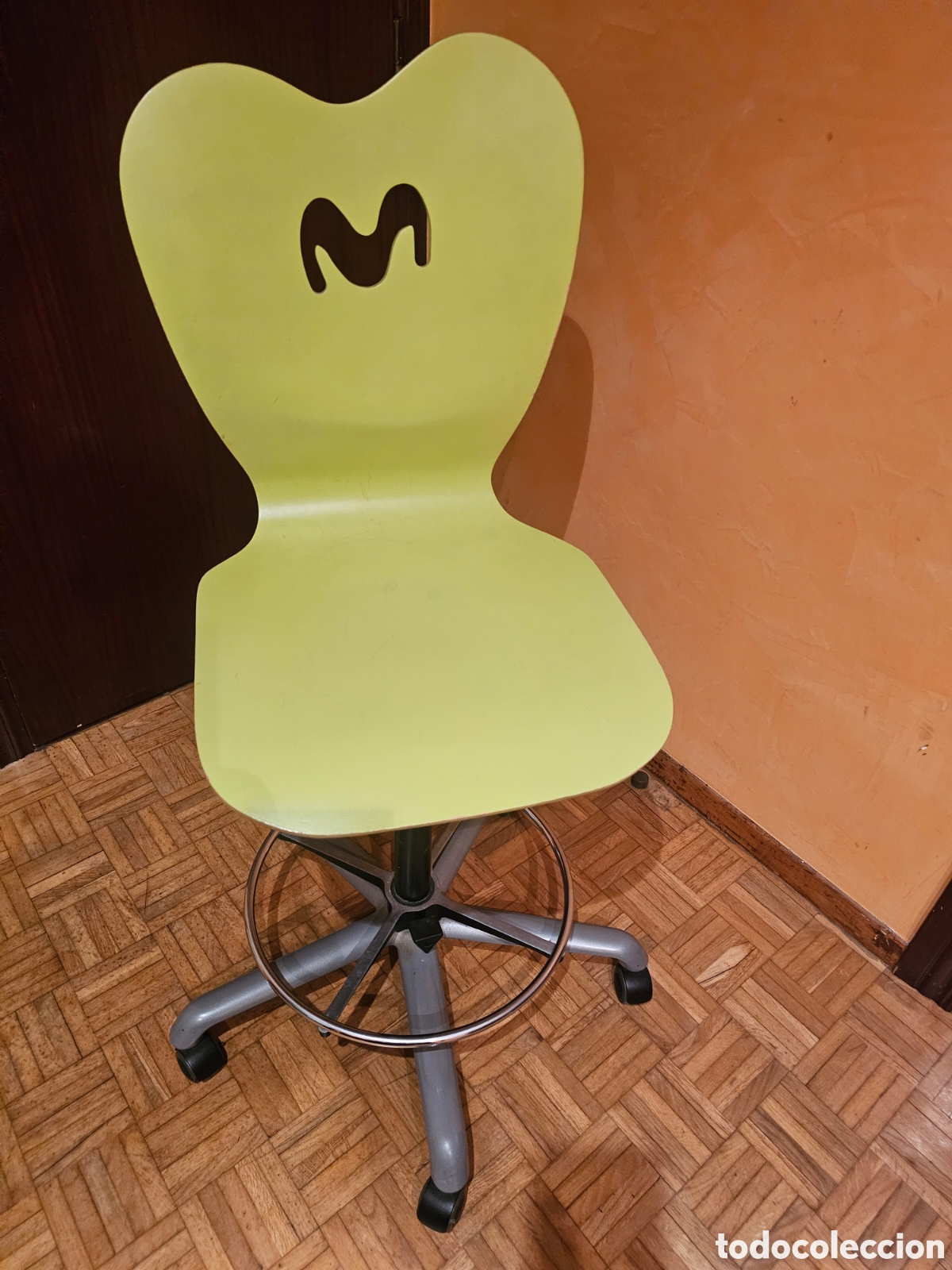 Antig&uuml;edades: Silla de despacho Movistar - Foto 1