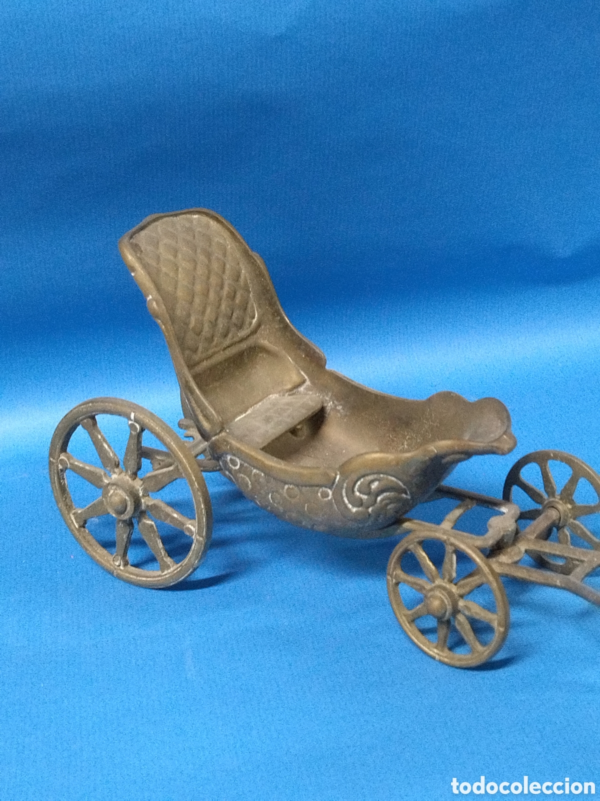 Antig&uuml;edades: Decoraci&oacute;n de lat&oacute;n Caballo con carro - Foto 2