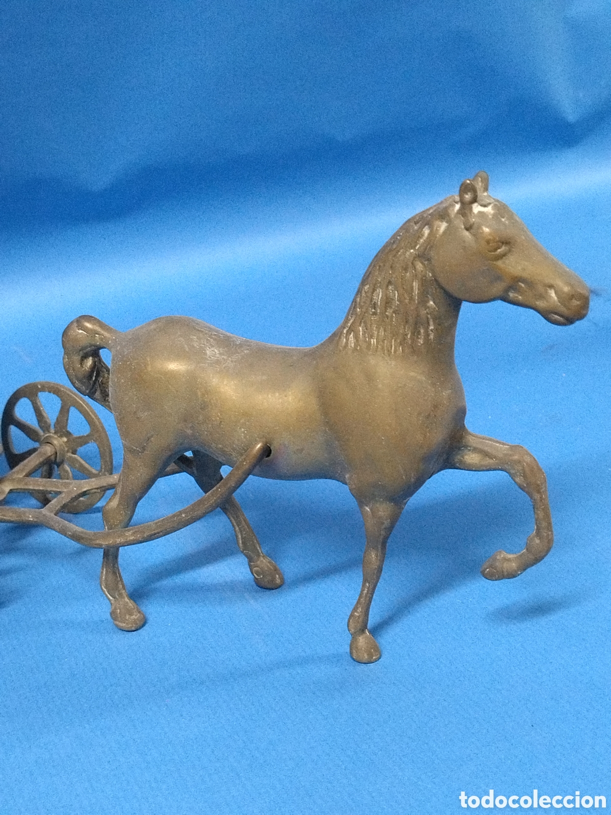 Antig&uuml;edades: Decoraci&oacute;n de lat&oacute;n Caballo con carro - Foto 3