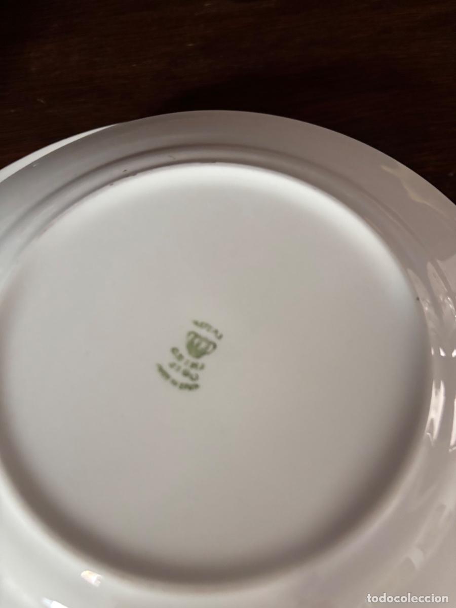 Antig&uuml;edades: 4 platos de postre Royal China Vigo - Foto 3