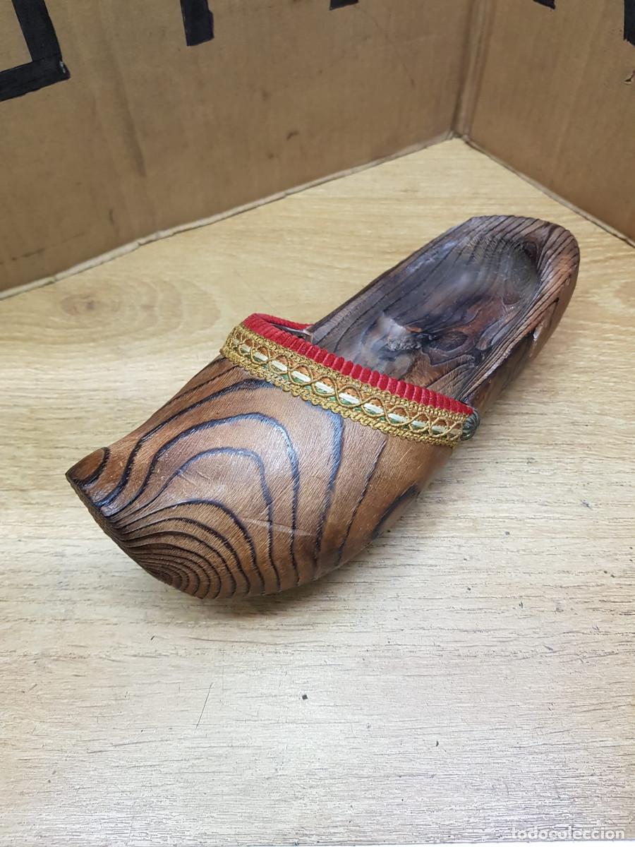 Antig&uuml;edades: ANTIGUO SUECO/ZAPATO DE MADERA - Foto 1