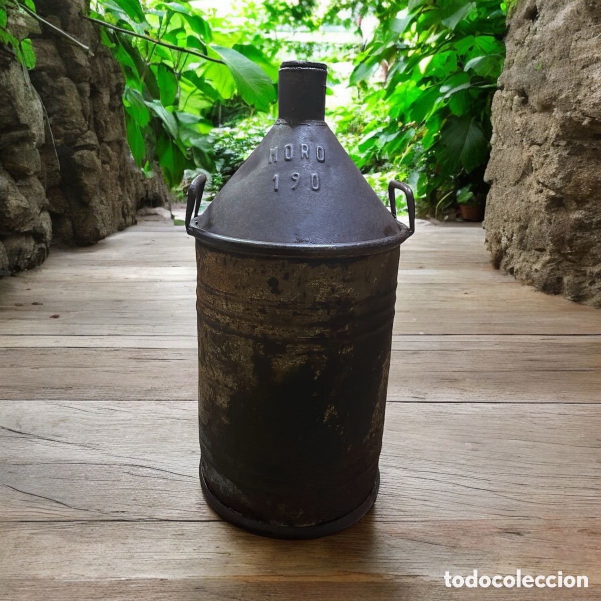 Antig&uuml;edades: Gran aceitera de hierro antigua - Foto 1