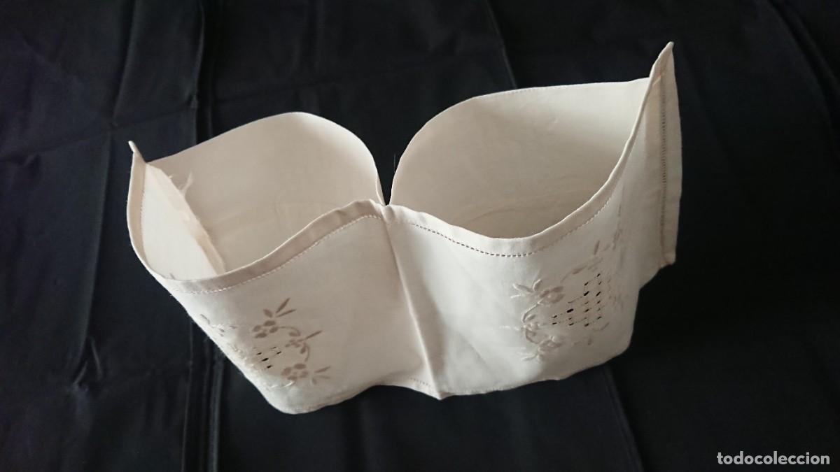 Antig&uuml;edades: Bolsa de lino bordada, beige - Foto 4