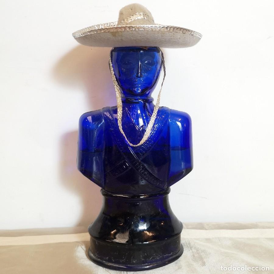 Antig&uuml;edades: Botella de Tequila El Guerrillero - Foto 1