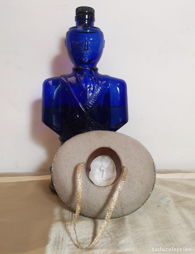 Antig&uuml;edades: Botella de Tequila El Guerrillero - Foto 3