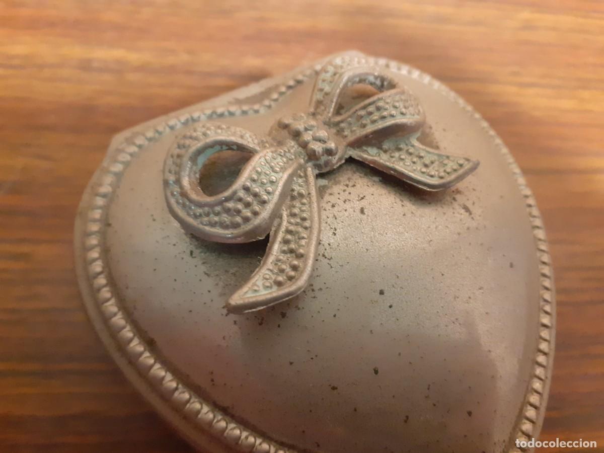 Antig&uuml;edades: Cajita de plata y raso - Foto 3