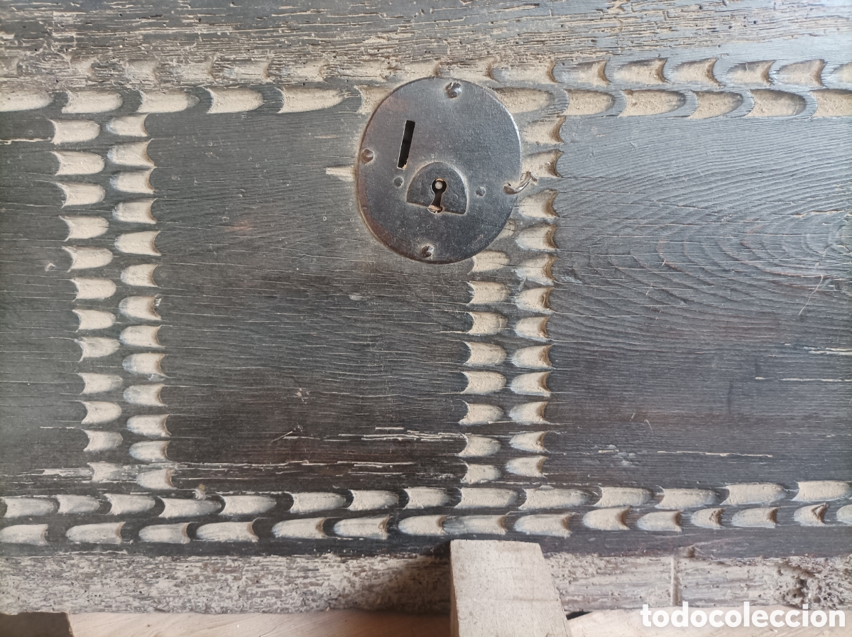 Antig&uuml;edades: Cabecero.Madera de roble decorada. Frente de Arcon - Foto 2