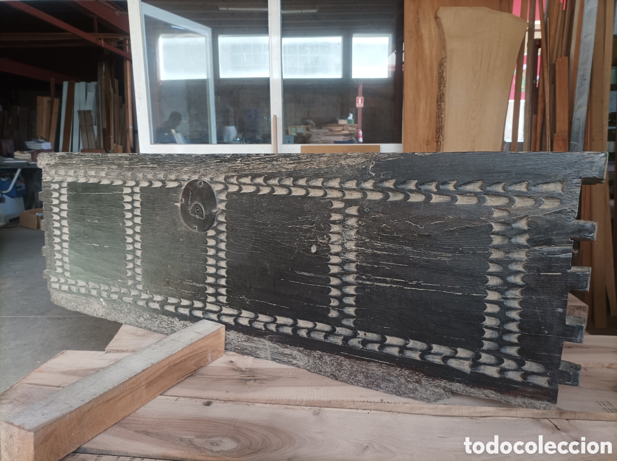 Antig&uuml;edades: Cabecero.Madera de roble decorada. Frente de Arcon - Foto 4