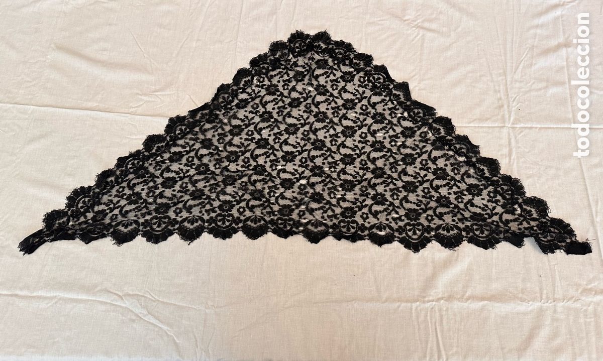 Antig&uuml;edades: BONITO VELO, MANTILLA O TOQUILLA TRIANGULAR, CIRCA 1900 - Foto 1