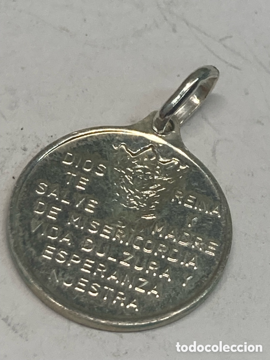 Antig&uuml;edades: Medalla de plata religiosa C305 - Foto 2