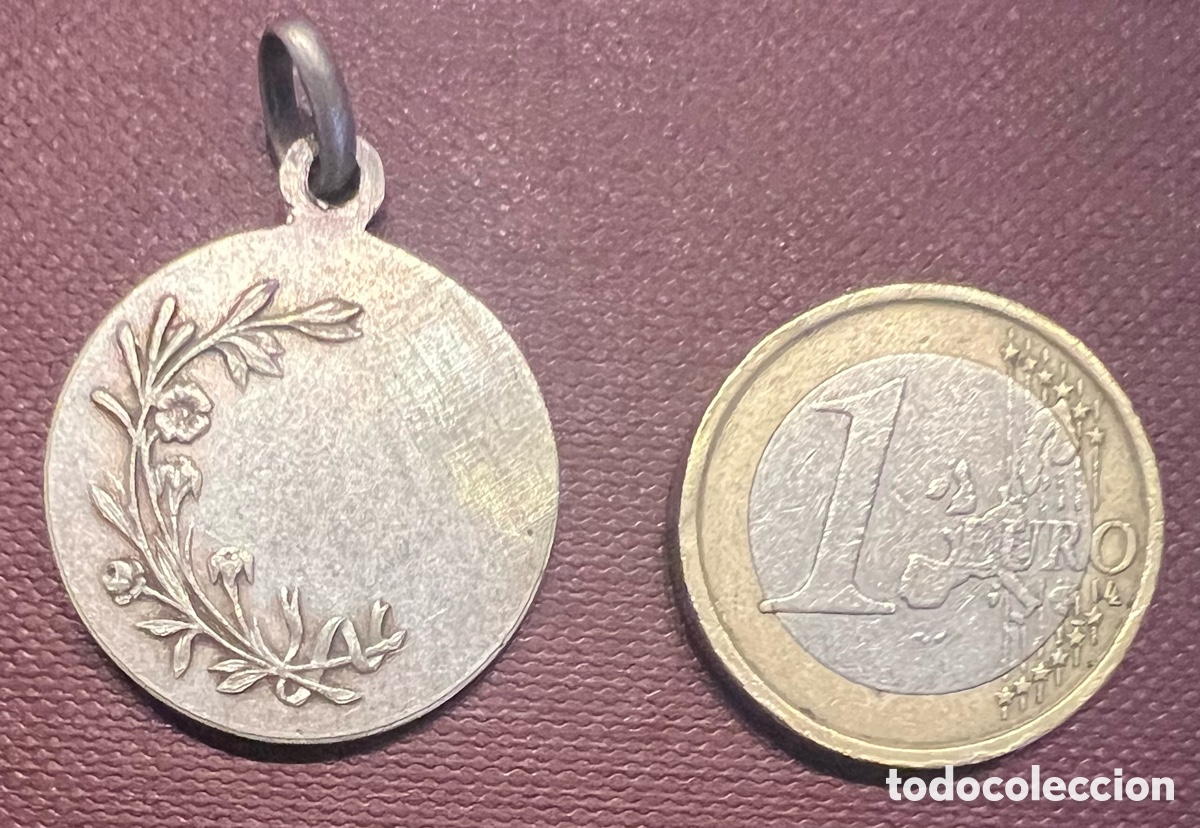 Antig&uuml;edades: Medalla Religiosa de Nuestra Se&ntilde;ora de Covadonga - Foto 2