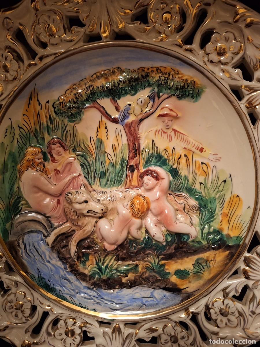 Antig&uuml;edades: Plato de porcelana de capodimonte - Foto 2