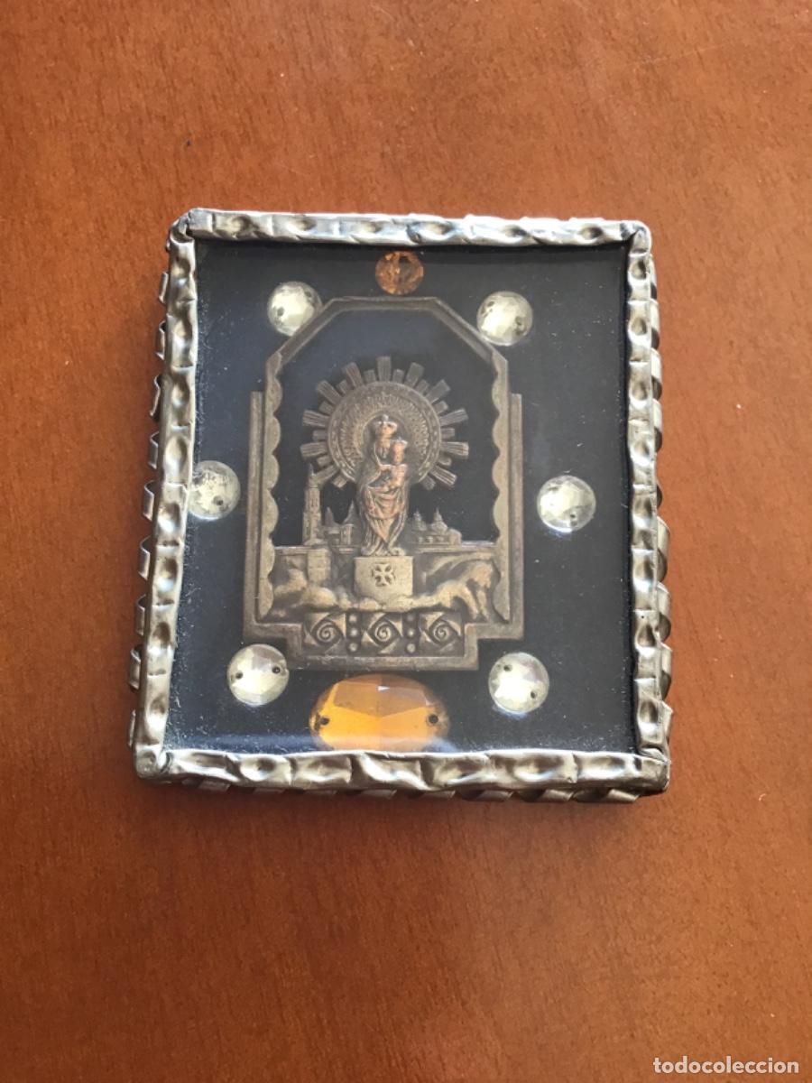 Antig&uuml;edades: CUADRITO CON MEDALLA DE LA VIRGEN DEL PILAR - Foto 1