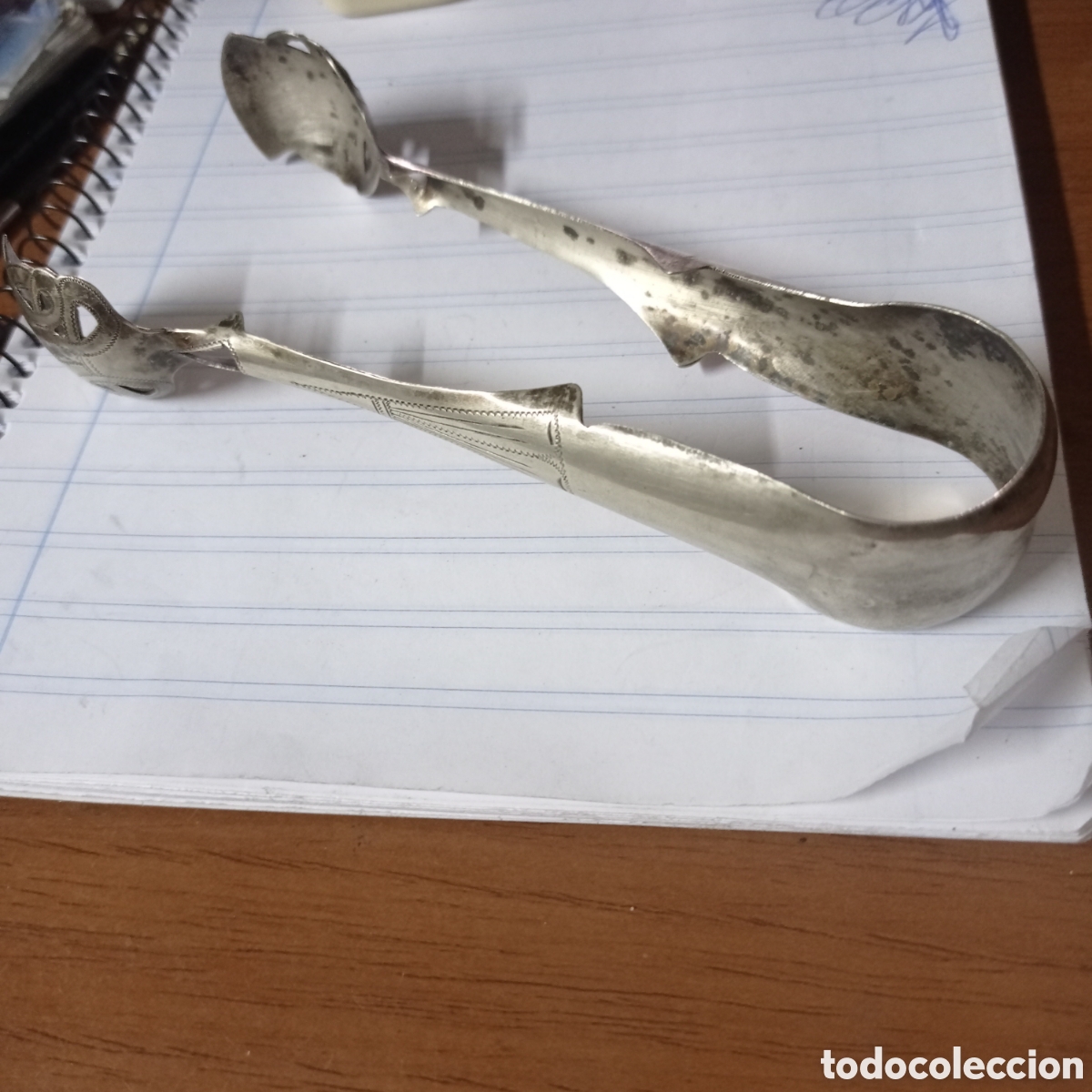 Antig&uuml;edades: Antiguas pinzas de servir plateadas - Foto 1