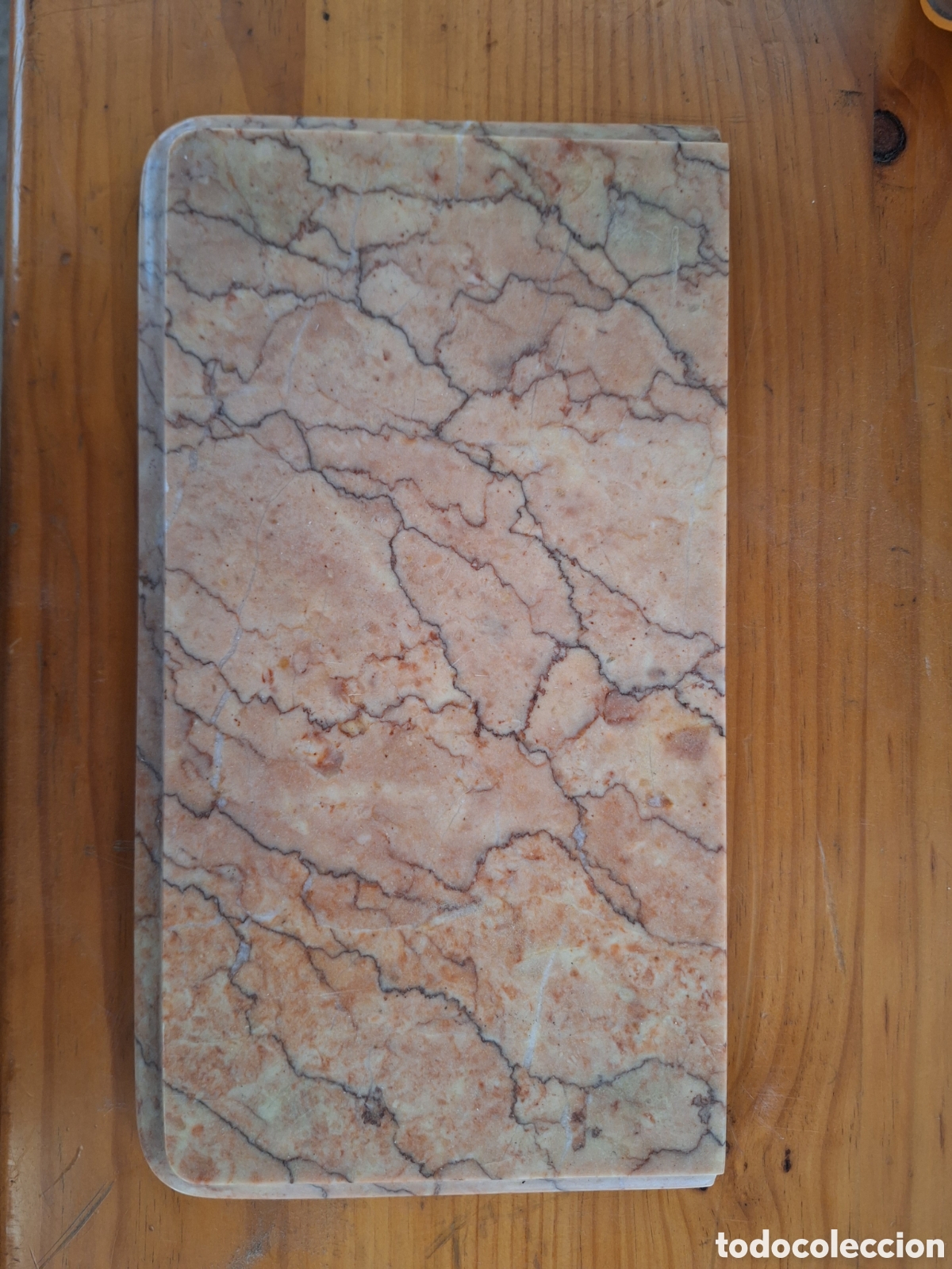 Antig&uuml;edades: Base de marmol anaranjada - Foto 1
