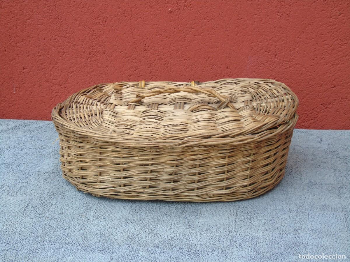 Antig&uuml;edades: ANTIGUA CESTA DE MIMBRE CON TAPADERA - Foto 2