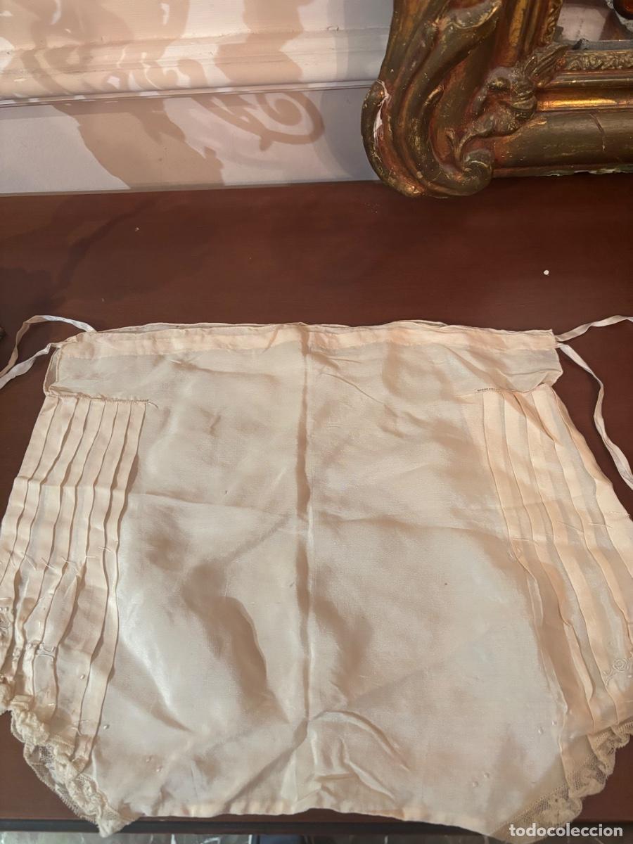 Antig&uuml;edades: Antiguas bragas de seda sin uso - Foto 1