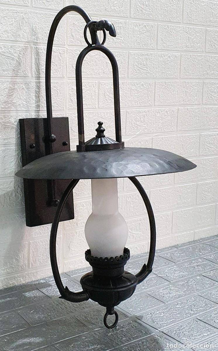 Antig&uuml;edades: Farol de pared tipo quinque de forja - Foto 1