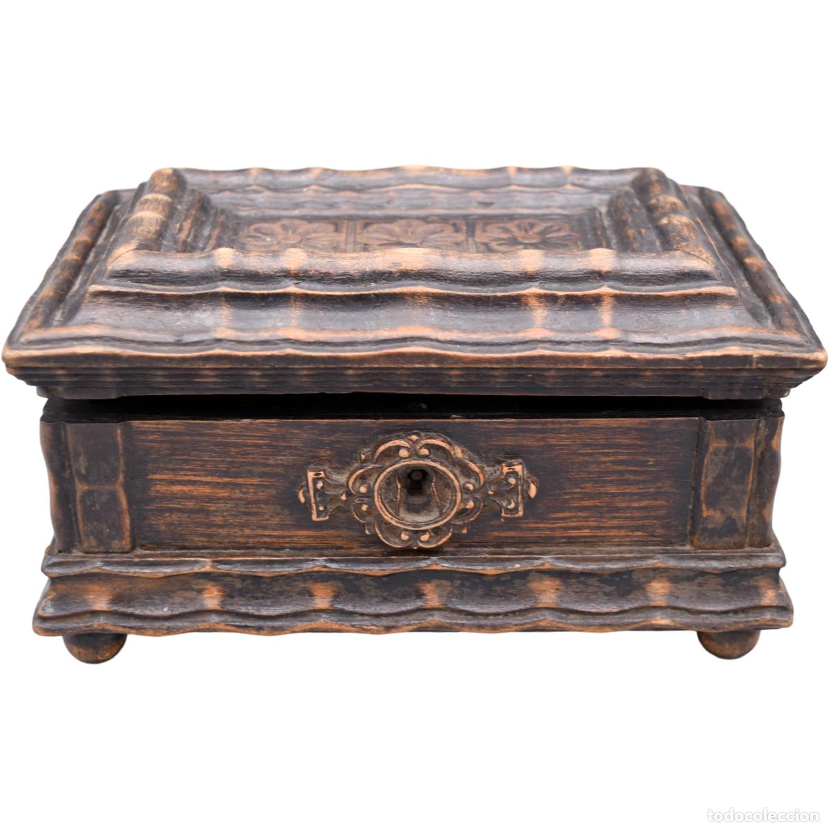 Antig&uuml;edades: Caja de madera antigua - Foto 1
