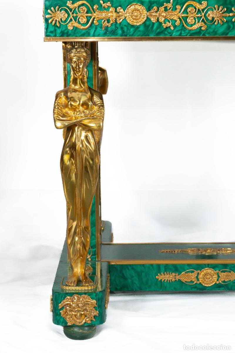 Antig&uuml;edades: MESA ESTILO IMPERIO CON DETALLES EN BRONCE - Foto 4