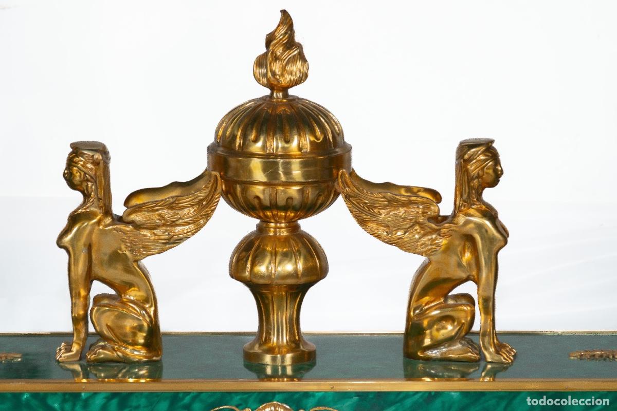 Antig&uuml;edades: MESA ESTILO IMPERIO CON DETALLES EN BRONCE - Foto 6