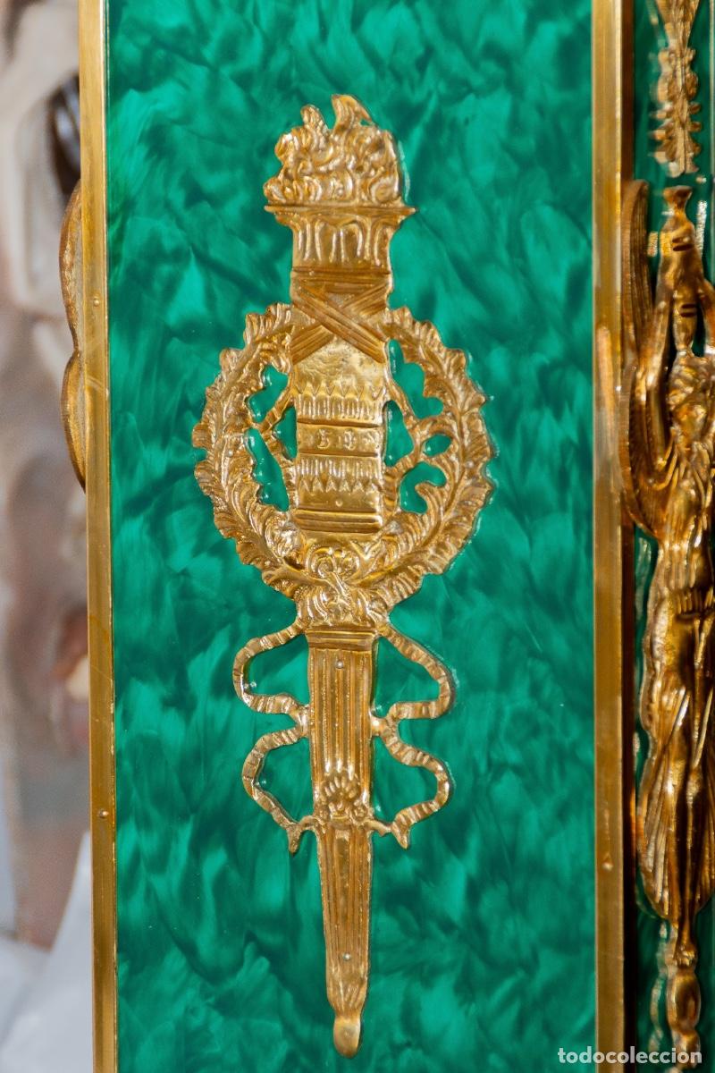 Antig&uuml;edades: MESA ESTILO IMPERIO CON DETALLES EN BRONCE - Foto 8