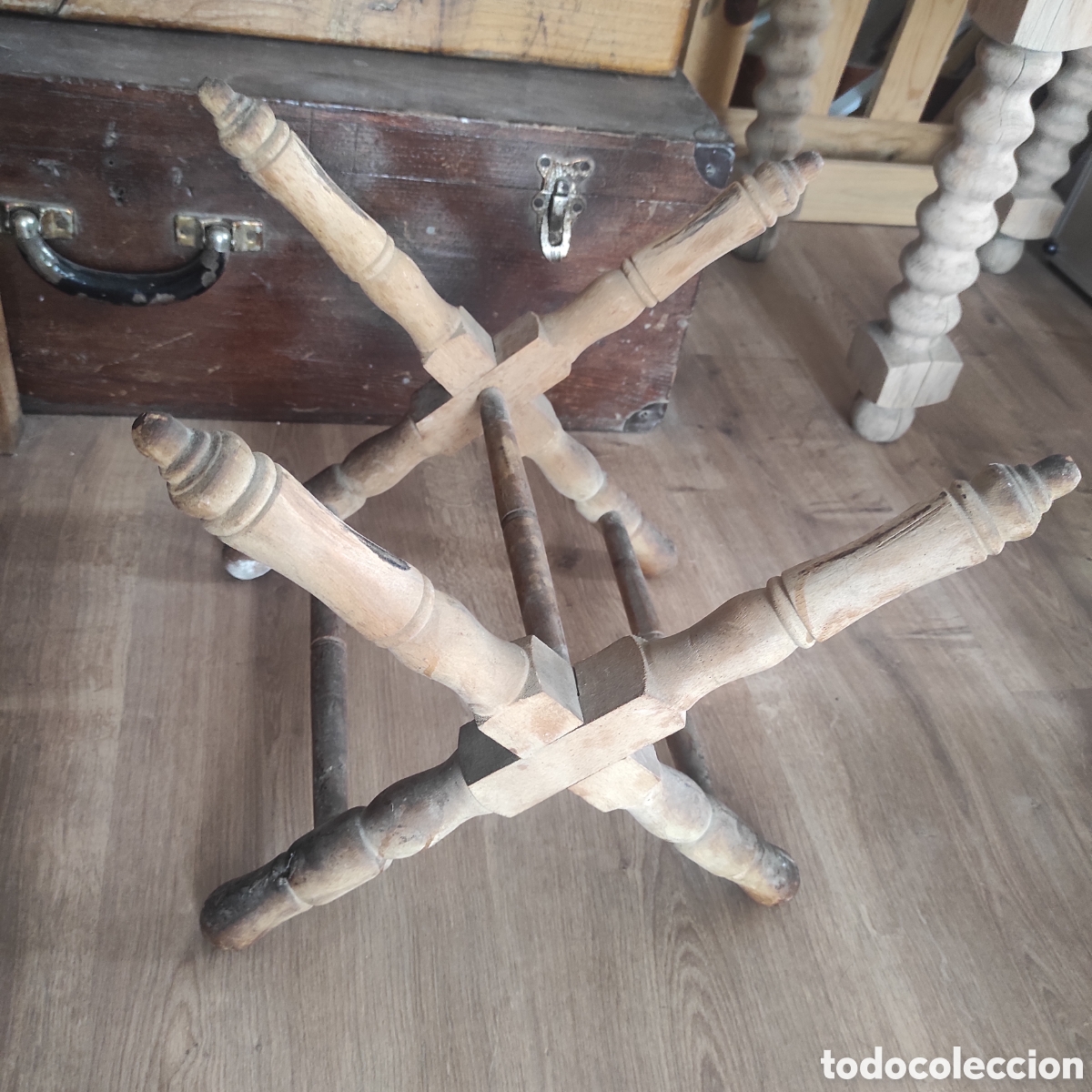 Antig&uuml;edades: Antiguo soporte para barril - Foto 1