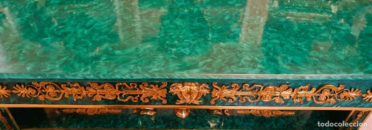 Antig&uuml;edades: MESA ESTILO IMPERIO CON DETALLES EN BRONCE - Foto 9
