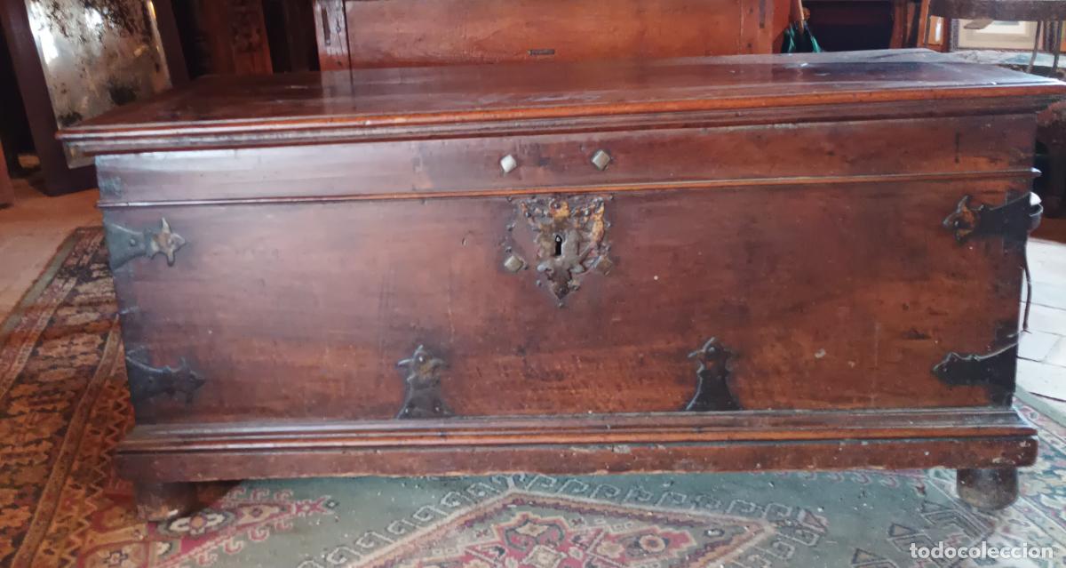Antig&uuml;edades: Arca de nogal S XVII - Foto 24