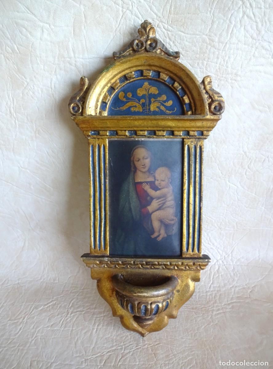 Antig&uuml;edades: antigua benditera Francesa con pan de oro y madera - Foto 1