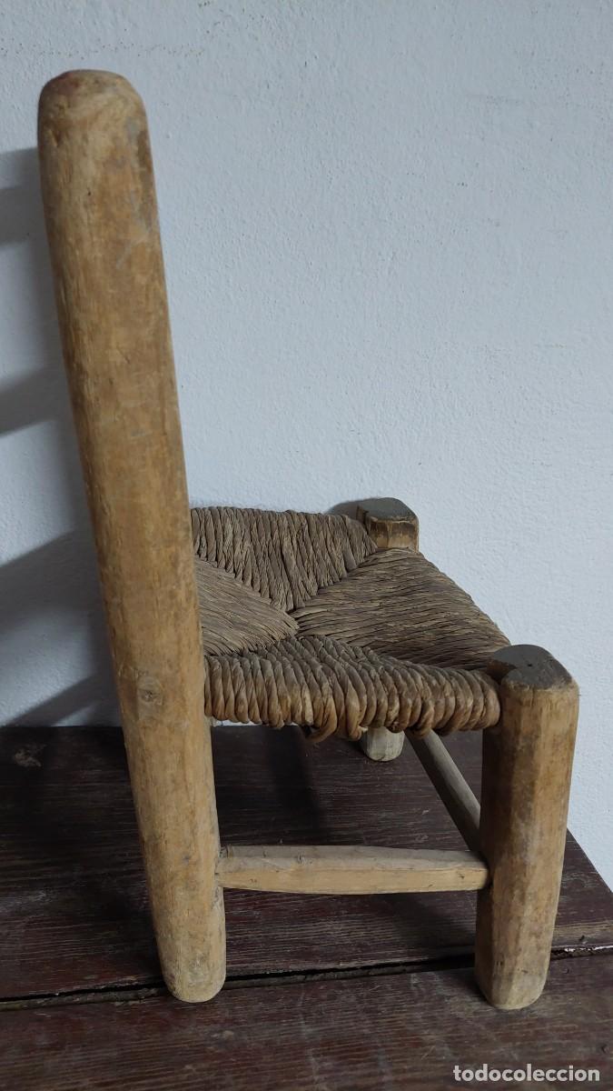 Antig&uuml;edades: Antigua silla de enea de peque - Foto 2