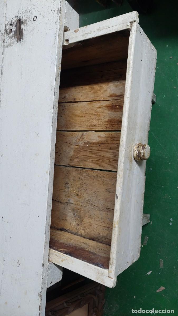 Antig&uuml;edades: Antigua mesa tocinera de cocina madera blanqueada - Foto 3